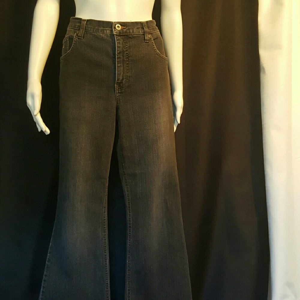 Gloria Vanderbilt faded black jeans, size 12 p
